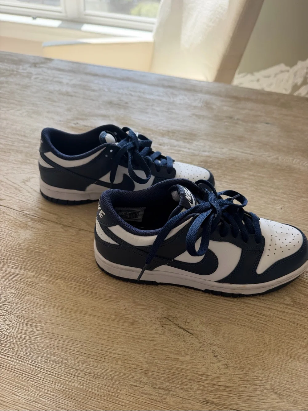 Nike Kids Navy and White Low-Top Sneakers - Picture 4 of 6